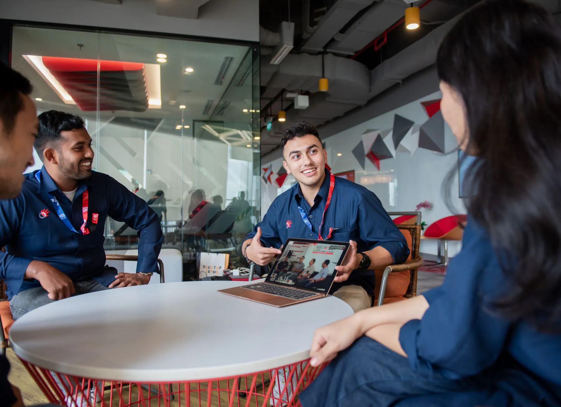 Ilustrasi Layanan Konektivitas Bisnis