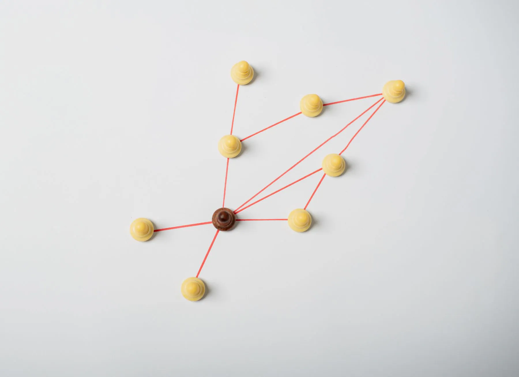 Pemanfaatan internet untuk aktivitas masyarakat dan bisnis dengan dukungan konektivitas serta cloud dari Telkom Enterprise