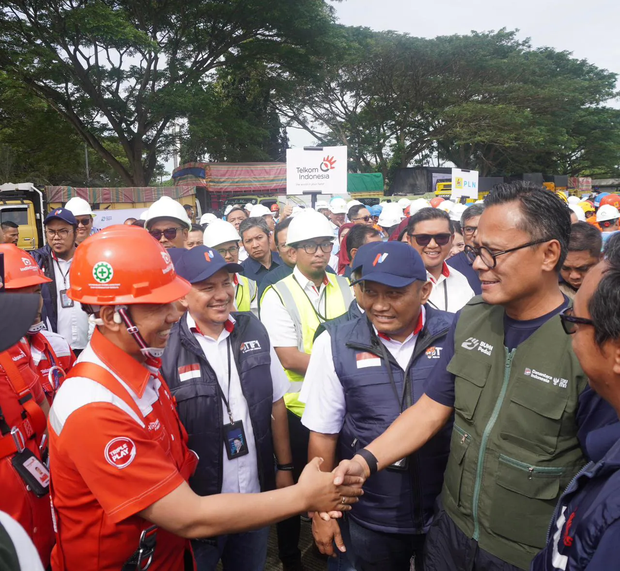 Bersama Danantara dan BUMN, TelkomGroup Kirim Relawan dan Bantuan Kemanusiaan di Masa Pemulihan