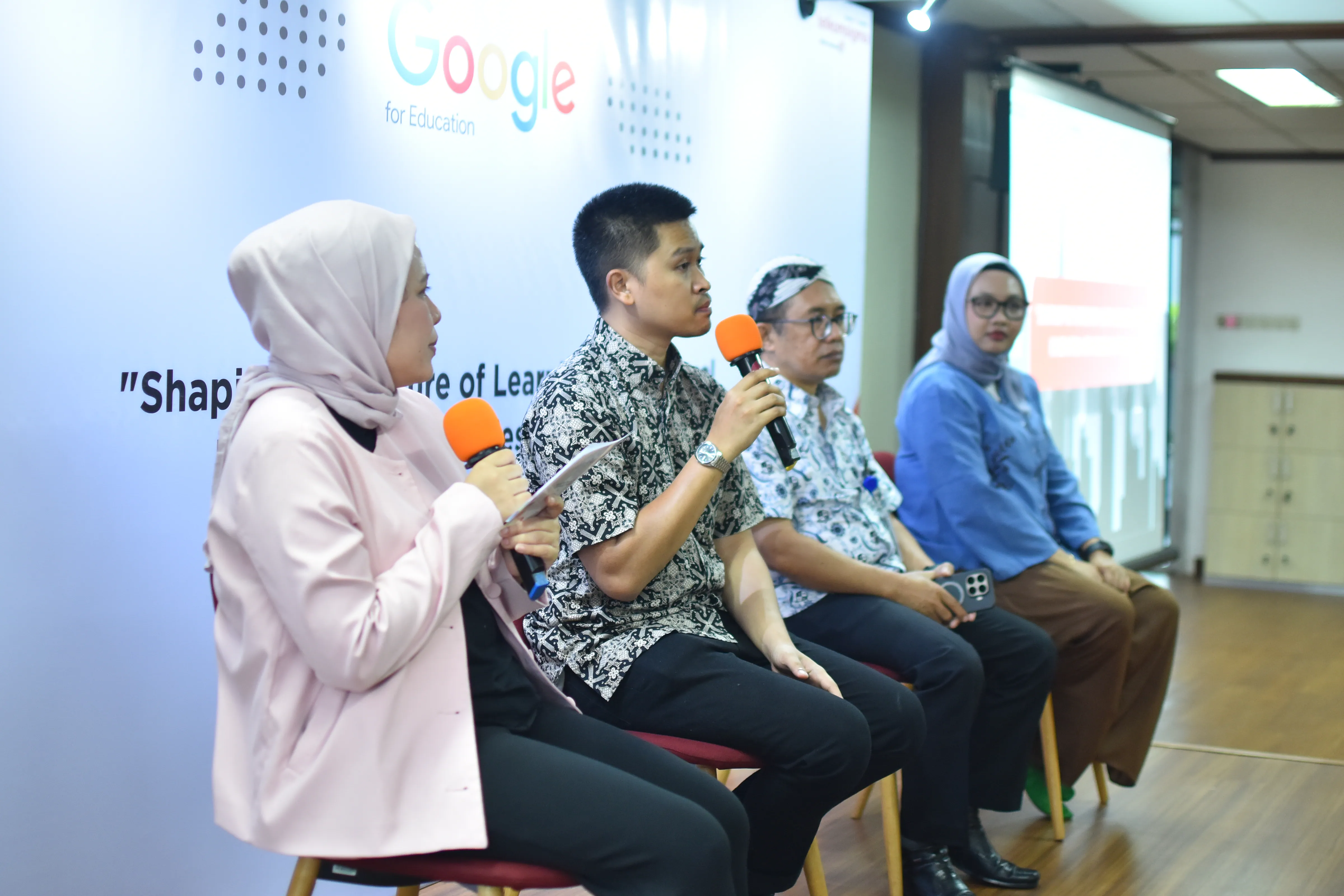 Telkom dan Google Indonesia Pacu Transformasi Pendidikan berbasis AI di Kota Padang