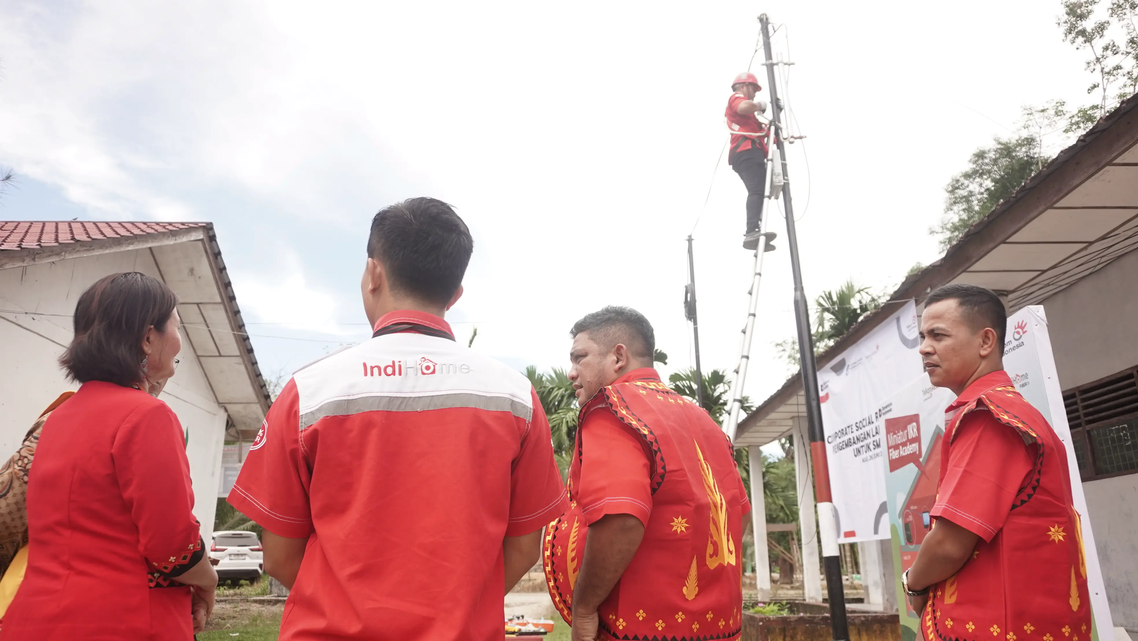 Telkom Akses Tingkatkan Kompetensi SDM Digital di Wilayah 3T melalui Program CSR Fiber Academy