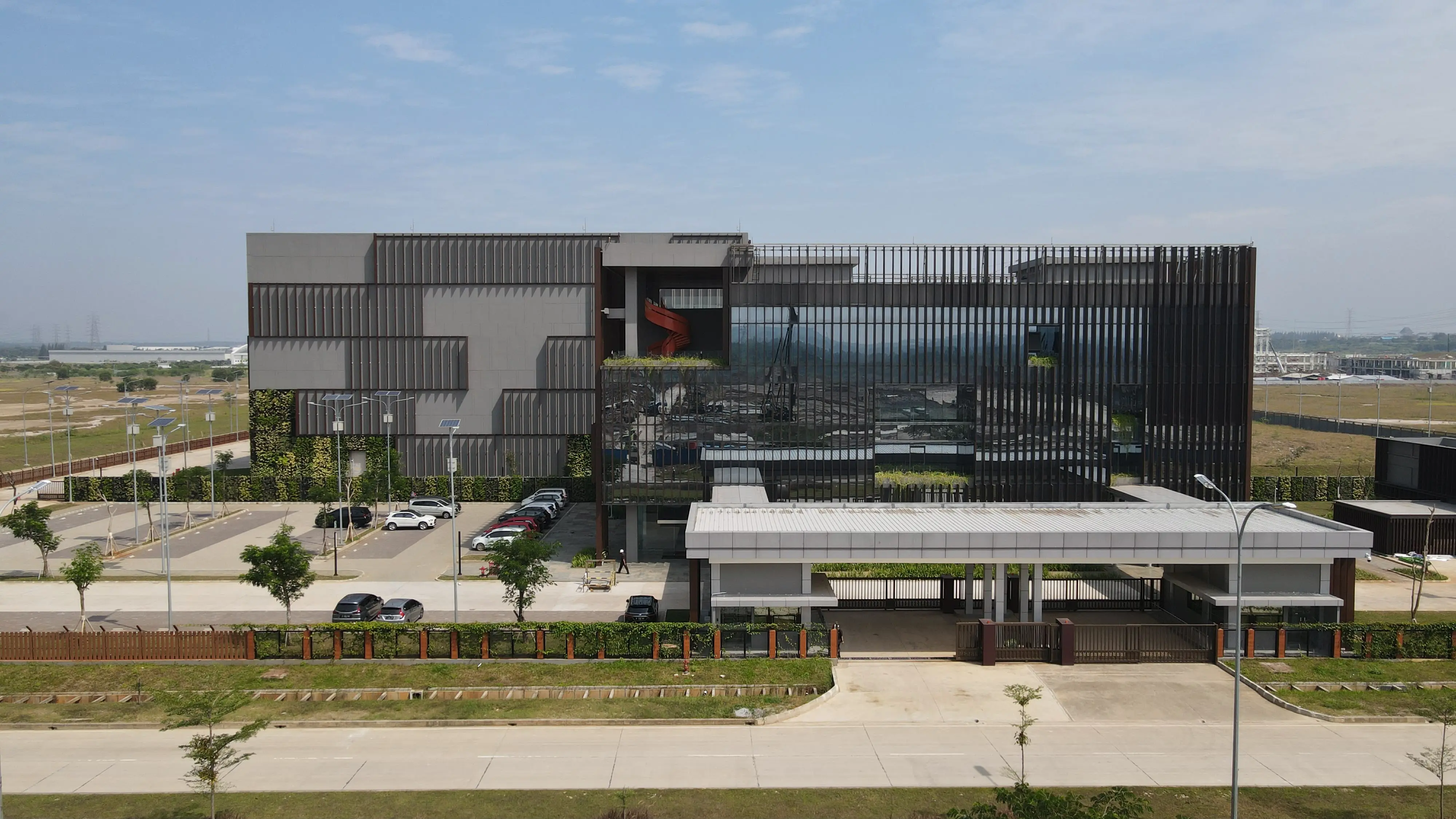 Sinergi Danantara, NeutraDC gandeng PLN Siapkan Ekspansi Hyperscale Data Center