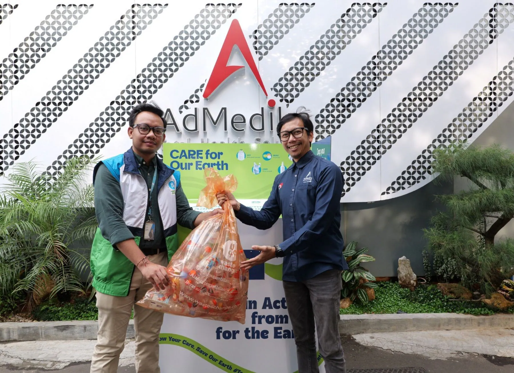 AdMedika Gandeng Waste4Change Kelola Sampah Kantor Menuju Zero Waste