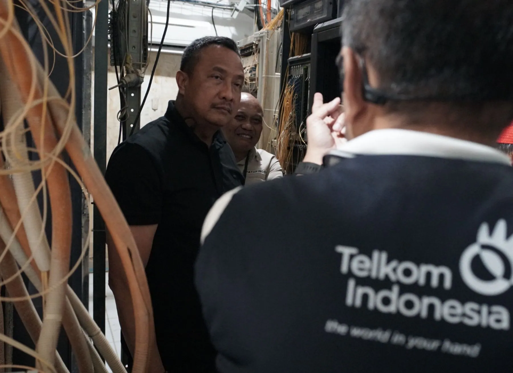 TelkomGroup Salurkan Bantuan Kemanusiaan dan Aktifkan 13 Titik Internet Satelit untuk Korban Bencana Sumatra