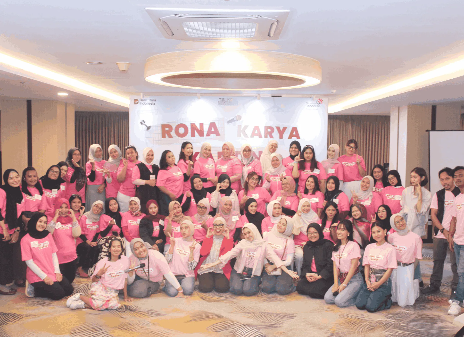 Telkom Indonesia Boosts Women's Economic Independence through the Rona Karya Kartini Program