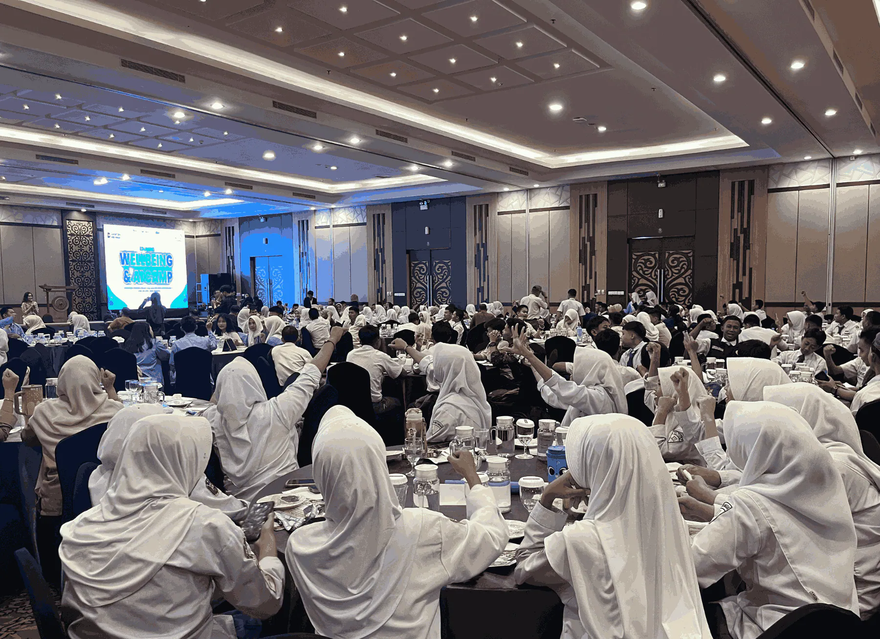 Involving 350 Students and Teachers, Telkom Presents EduMind Wellbeing & AI Camp in Makassar to Realize a Healthy and Supportive Digital School Ecosystem