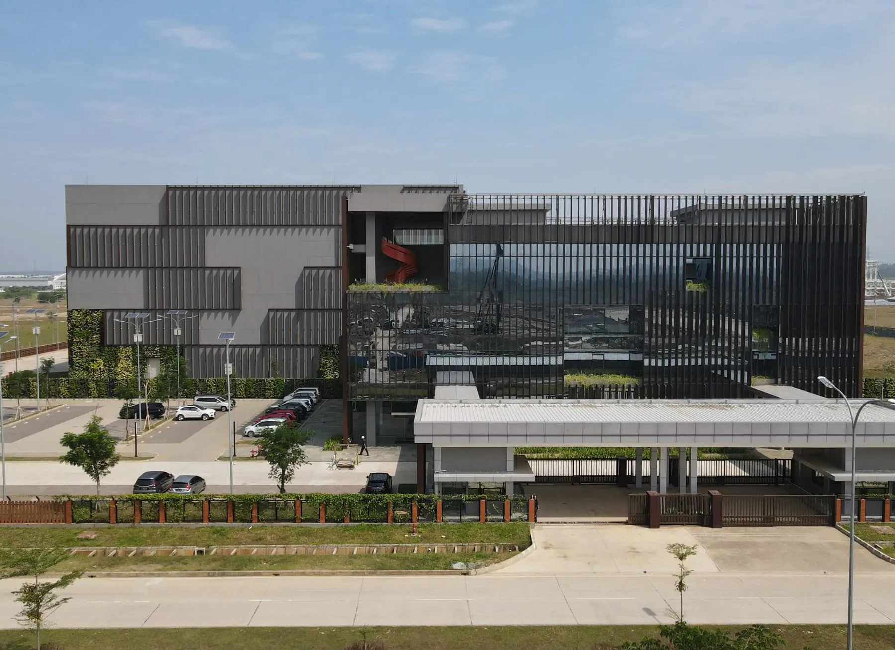 Sinergi Danantara, NeutraDC gandeng PLN Siapkan Ekspansi Hyperscale Data Center