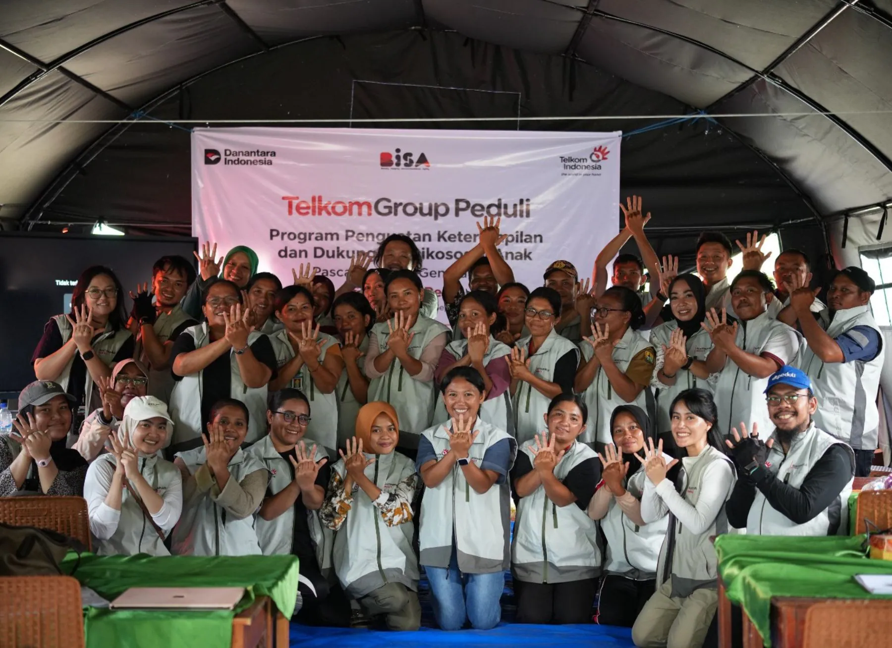 Pulihkan Pembelajaran Pascagempa Manggarai, Telkom Hadirkan Fasilitas Belajar dan Konektivitas Digital